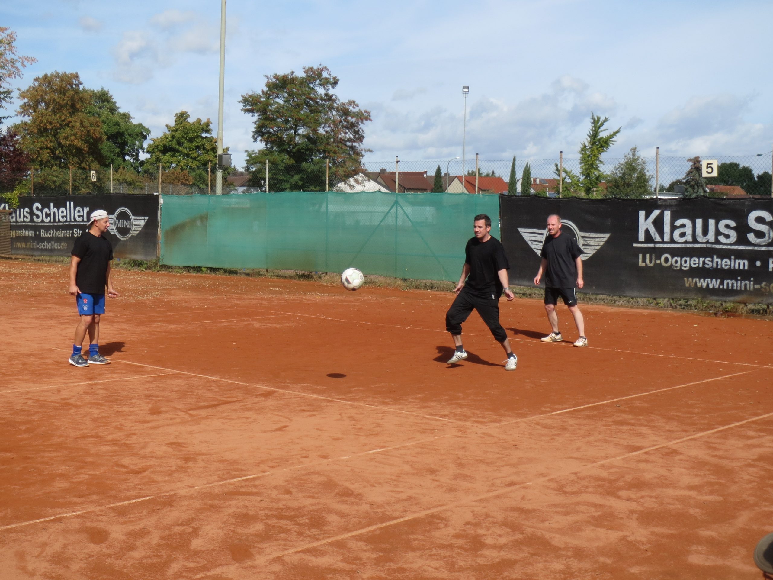 Fußballer der SG gewinnen Fußballtennis-Turnier