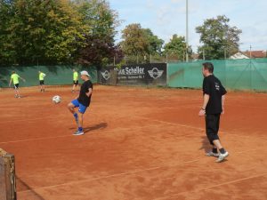 Fußballer der SG gewinnen Fußballtennis-Turnier