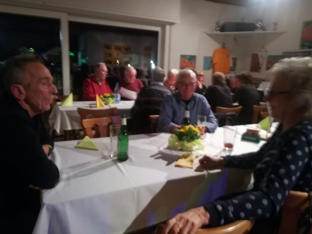 Gute Stimmung beim Heringsessen