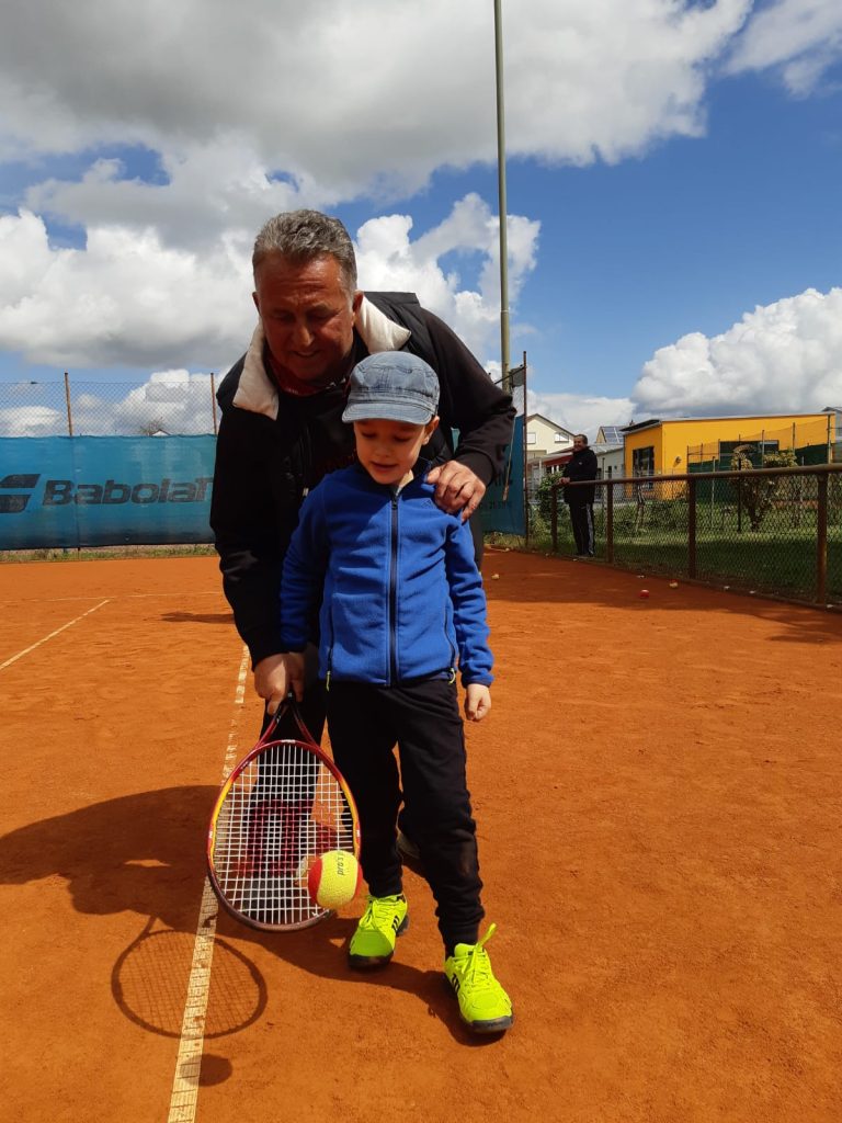 Spieltraining und kostenloses Schnuppern für Kinder und Erwachsene