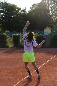 Handballer vom TV Hochdorf spielen Tennis Handballer vom TV Hochdorf spielen Tennis