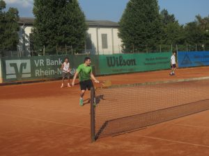 Handballer vom TV Hochdorf spielen Tennis
