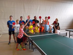 TCL Gruppe vor dem Tischtennistraining 2019 mit Lothar Zickert DJK TCL Gruppe vor dem Tischtennistraining 2019 mit Lothar Zickert DJK