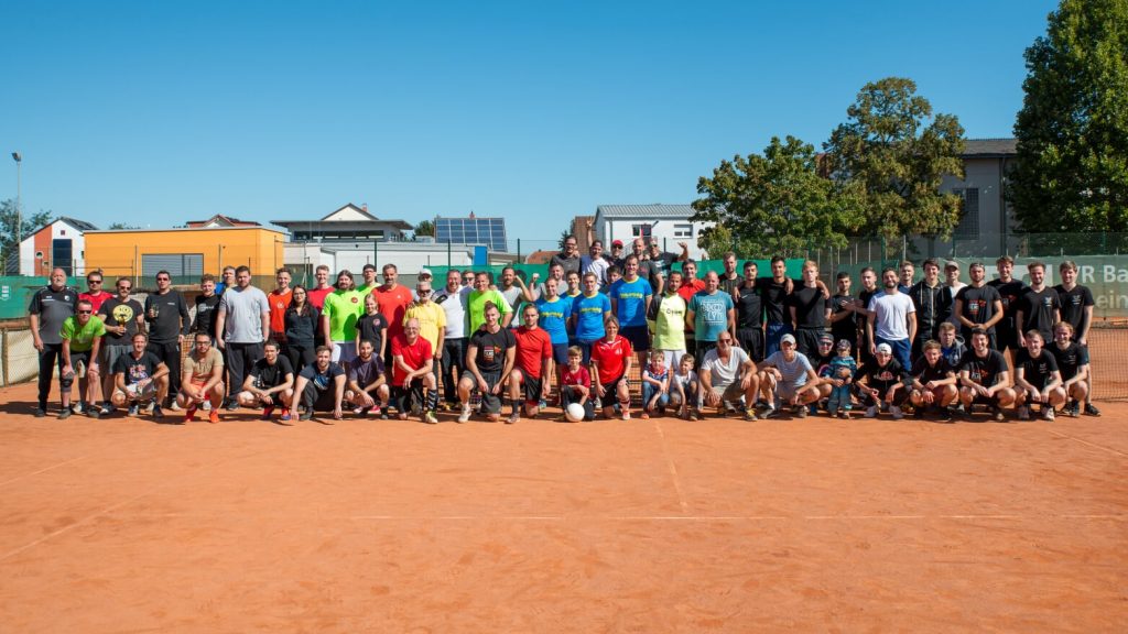 International Boys gewinnen zehntes Fußballtennis-Turnier