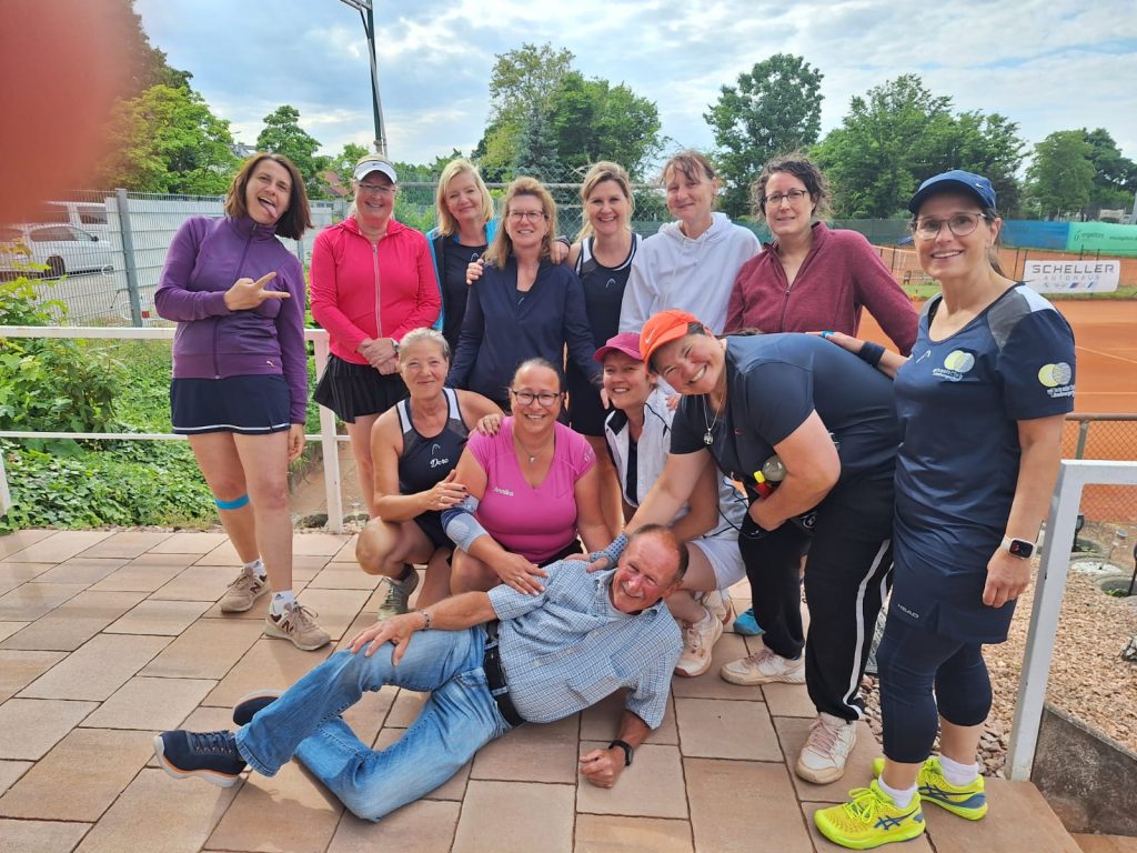Gemeinsames Tennistraining beim TC Limburgerhof